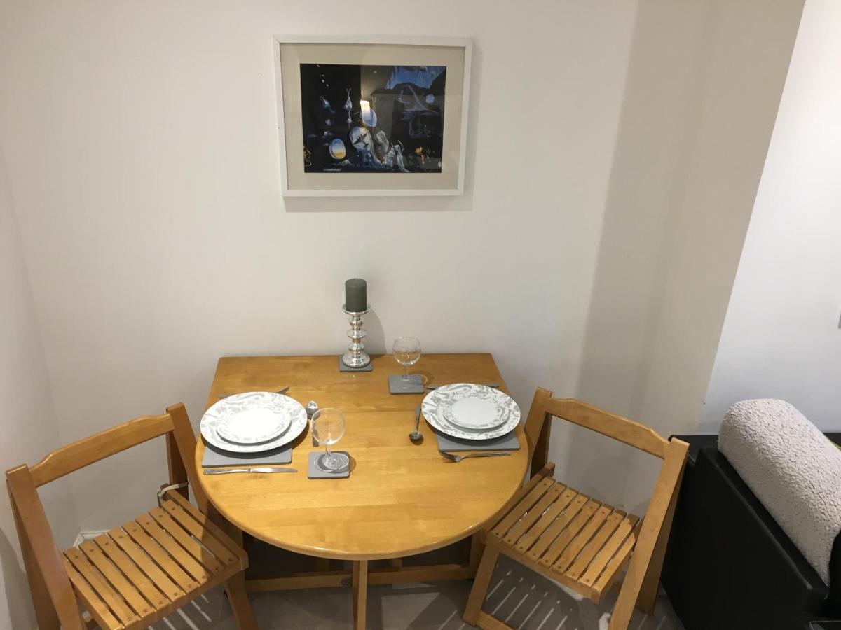 Spacious Ground Floor Studio Flat - Easy Access To Stansted Airport, London And Cambridge Bishop's Stortford Exterior foto