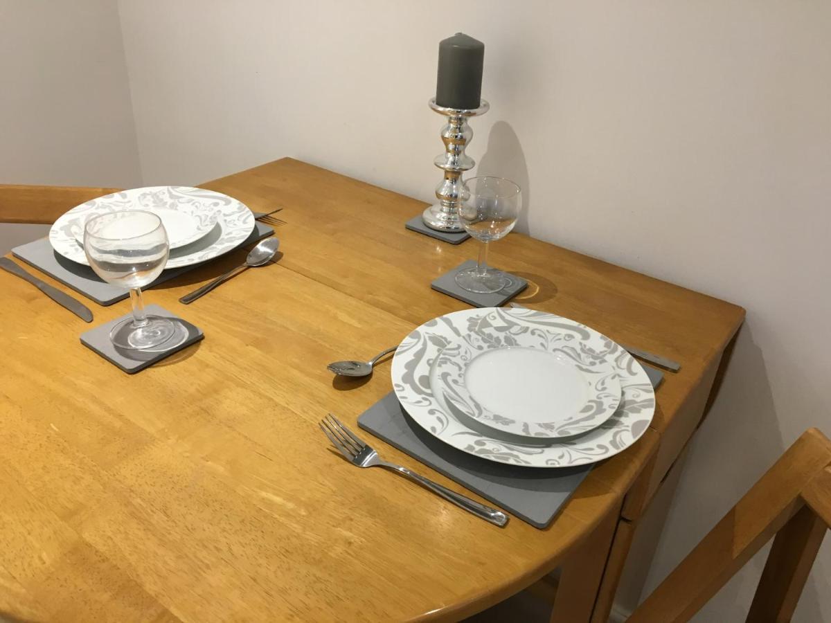 Spacious Ground Floor Studio Flat - Easy Access To Stansted Airport, London And Cambridge Bishop's Stortford Exterior foto