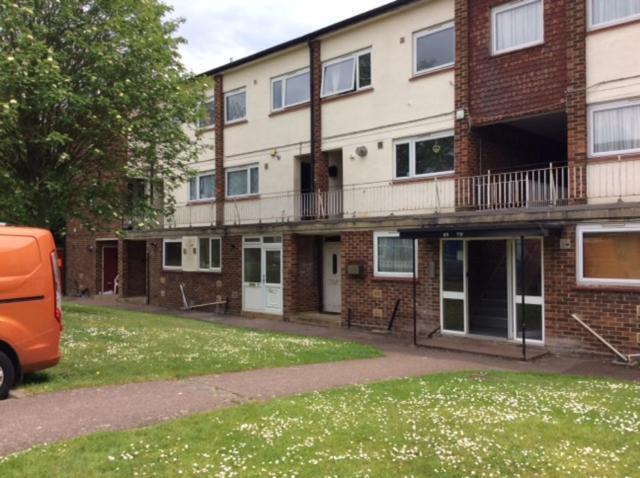 Spacious Ground Floor Studio Flat - Easy Access To Stansted Airport, London And Cambridge Bishop's Stortford Exterior foto